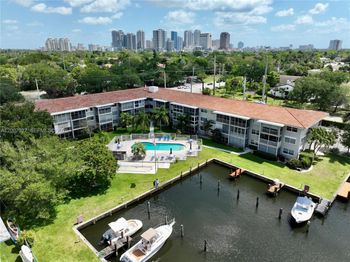 900 SW 12th St