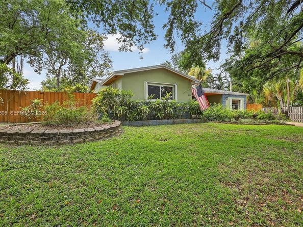 2006 N 38th Ave, Hollywood FL 33021