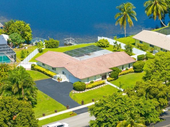 6581 SW 20th Ct, Plantation FL 33317