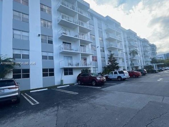 16465 NE 22nd Ave 118, North Miami Beach FL 33160