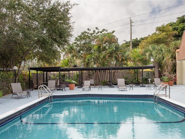 16950 W Dixie Hwy B320, North Miami Beach FL 33160