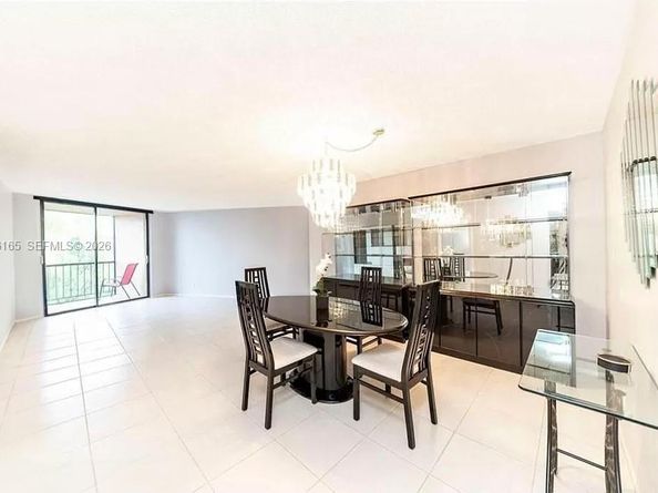 3800 N Hills Dr 406, Hollywood FL 33021