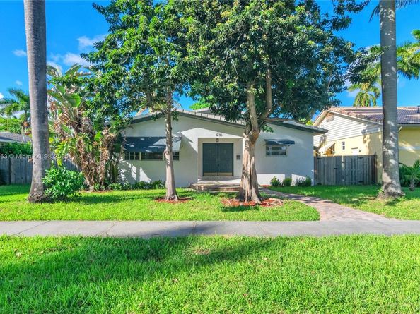 1235 Tyler St, Hollywood FL 33019