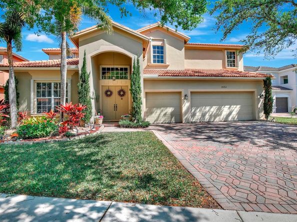 19151 N Hibiscus St, Weston FL 33332