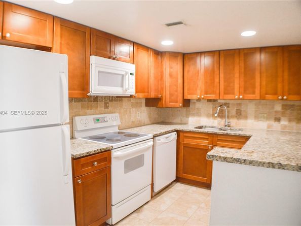 733 SE 1st Way 206, Deerfield Beach FL 33441