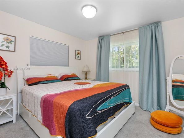 2031 NW 32nd St, Oakland Park FL 33309