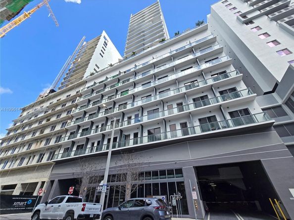 239 SW 9th St 1403, Miami FL 33130