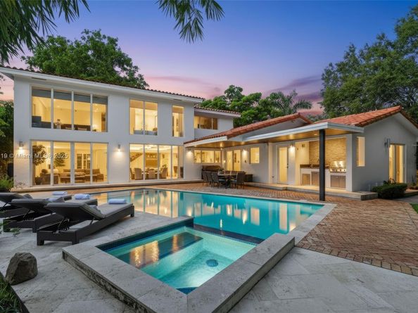 575 Bay Point Rd, Miami FL 33137