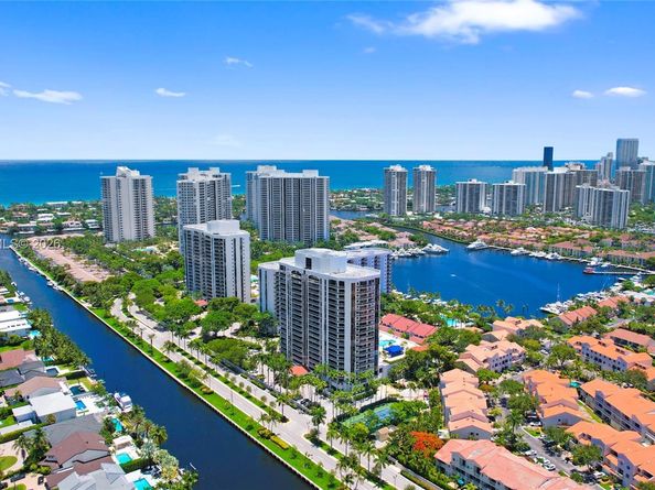 3598 Yacht Club Dr 1003, Aventura FL 33180