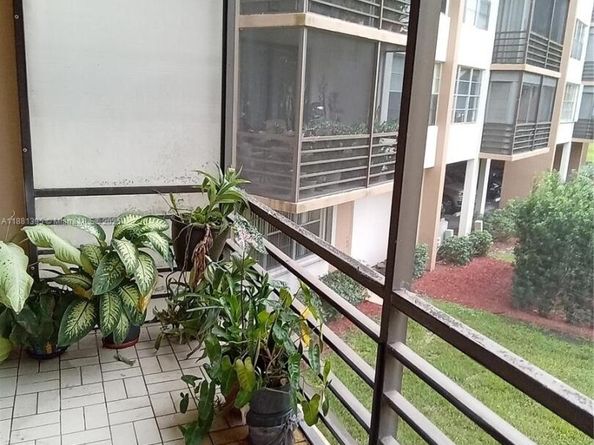 1400 St Charles Pl 201, Pembroke Pines FL 33026