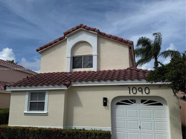 1090 SE 6th Ave, Dania Beach FL 33004