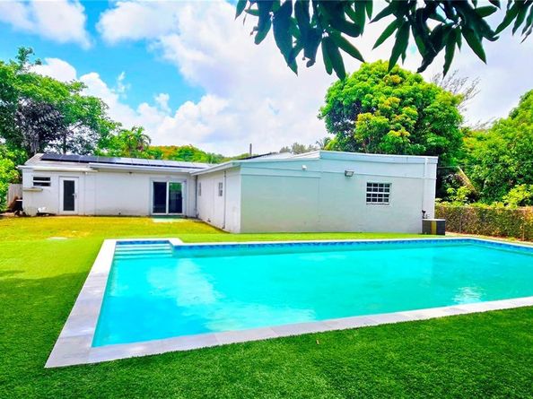 935 NE 149th St, Miami FL 33161