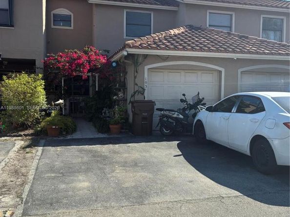 2530 W 60th Pl 10317, Hialeah FL 33016