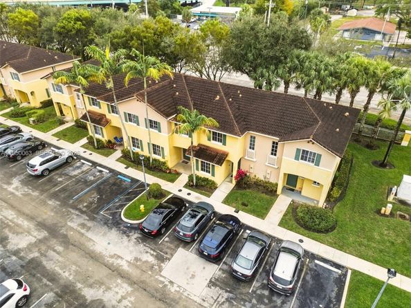 6038 SW 19th Pl, North Lauderdale FL 33068