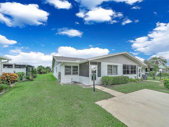 3319 Americo Dr, West Palm Beach FL 33417