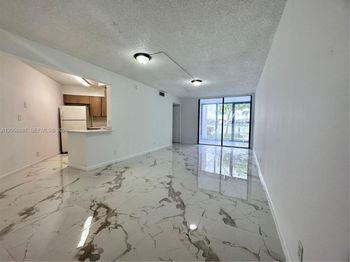212 Lake Pointe Dr