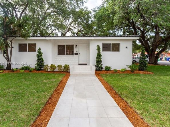 3260 NW 9th St, Miami FL 33125