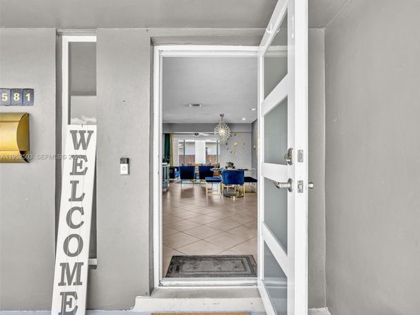 8581 NW 15th Ct, Pembroke Pines FL 33024