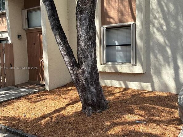 11543 SW 109th Rd 24B, Miami FL 33176