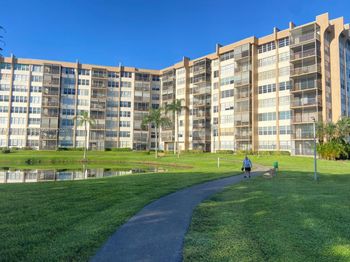 1200 Saint Charles Pl