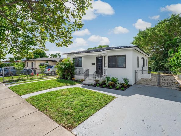5250 NW 4th St, Miami FL 33126