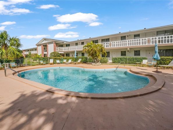 3701 Tyler St 211, Hollywood FL 33021