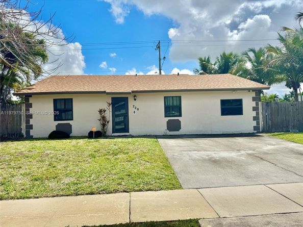 720 SW 81 Ter, North Lauderdale FL 33068