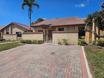 17914 NW 66th Ct Cir