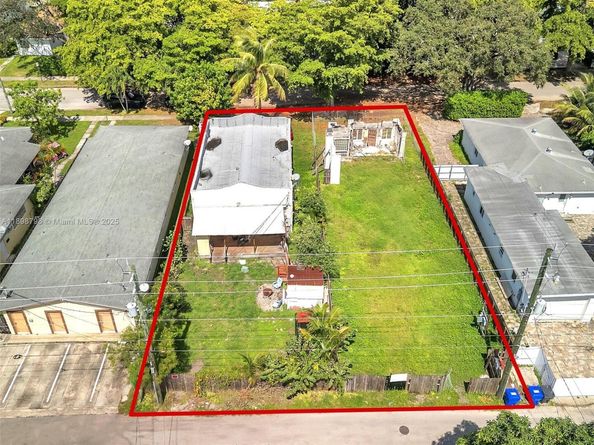 1932 Dewey St, Hollywood FL 33020