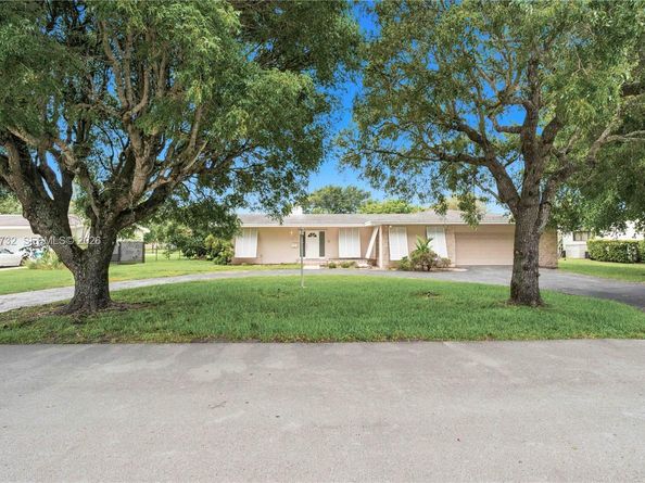 8010 SW 139th Ter, Palmetto Bay FL 33158