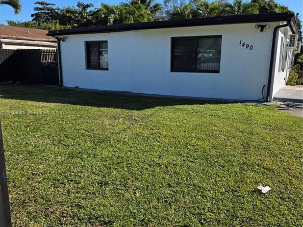 1490 NE 147th St, Miami FL 33161