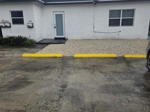 1975 NW 24th Ct, Miami FL 33125
