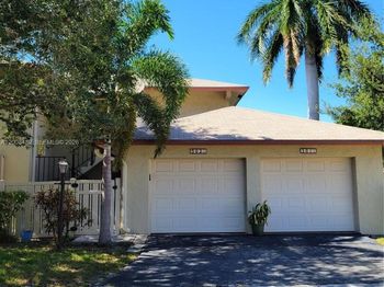 1821 NE 40th Ct