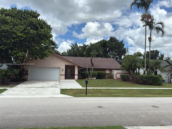 836 Blueberry Dr, Wellington FL 33414