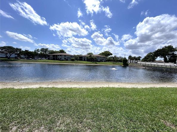 9577 W Mcnab Rd 110, Tamarac FL 33321