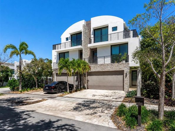 104 NE 16th Ter, Fort Lauderdale FL 33301