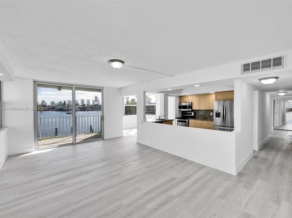 16570 NE 26th Ave 2A, North Miami Beach FL 33160