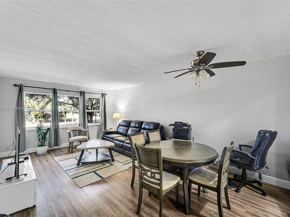 8405 NW 61st St D207, Tamarac FL 33321