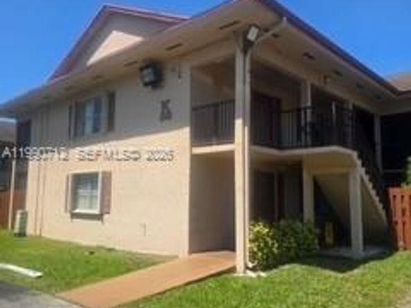 11275 SW 88th St 203K, Miami FL 33176
