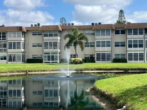 4800 NW 35th St 607, Lauderdale Lakes FL 33319