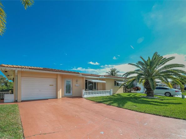 4904 Mainland Dr, Tamarac FL 33319