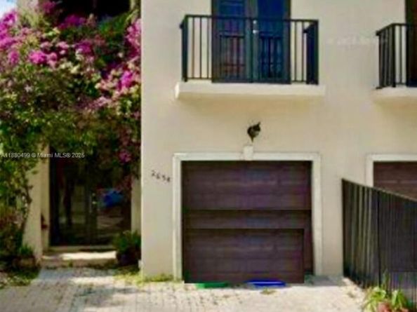 2654 SW 31st Pl 2654, Miami FL 33133