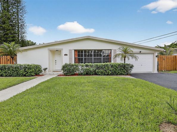 5260 Redwood Ct, Plantation FL 33317