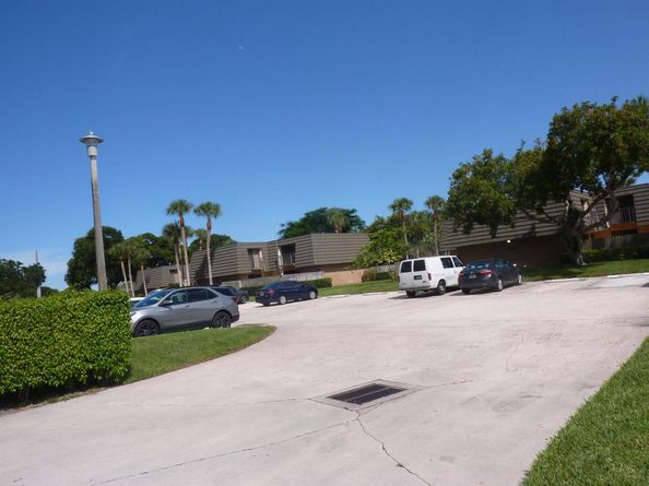 3203 32nd Way, West Palm Beach FL 33407