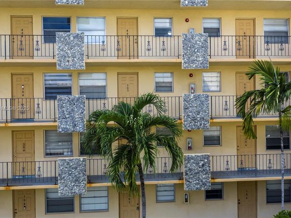 2145 Pierce St 305, Hollywood FL 33020