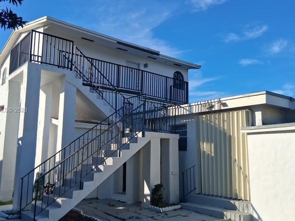 5629 SW 7th St, Miami FL 33134