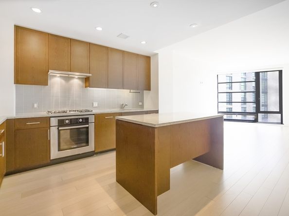 580 Washington St 12E, Boston MA 02111