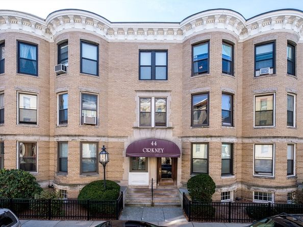 44 Orkney Rd 3, Boston MA 02135