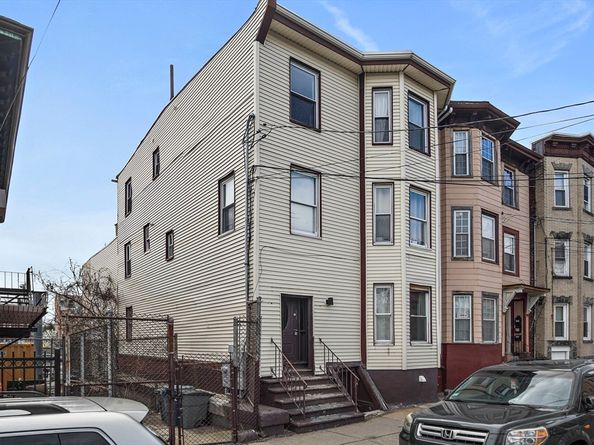 143 London Street, Boston MA 02128