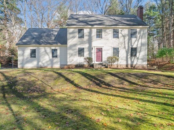 107 Henry St, Uxbridge MA 01569